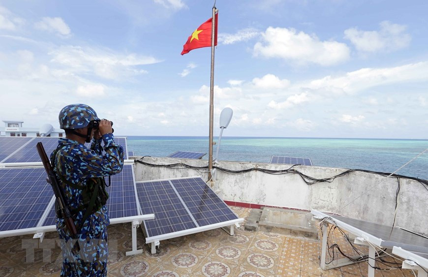 Les soldats en garnison à Truong Sa sont prêts à défendre fermement la souveraineté maritime et insulaire du pays. Photo : VNA