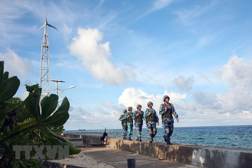 Les soldats en garnison à Truong Sa sont prêts à défendre fermement la souveraineté maritime et insulaire du pays. Photo : VNA 