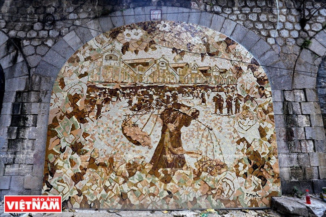 Une fresque créée par des artistes vietnamiens.