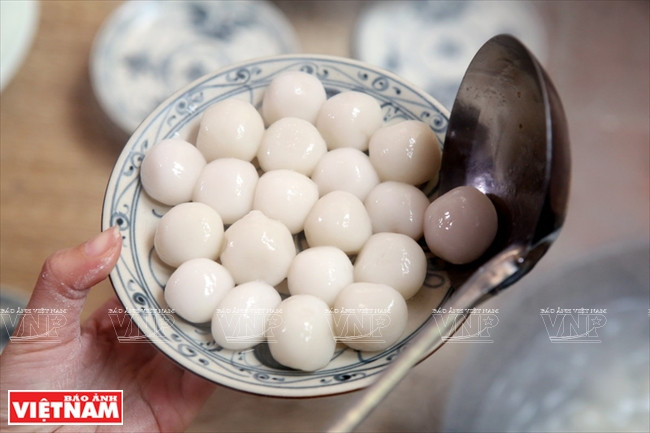 Les boulettes sont cuites quand elles flottent sur la surface...