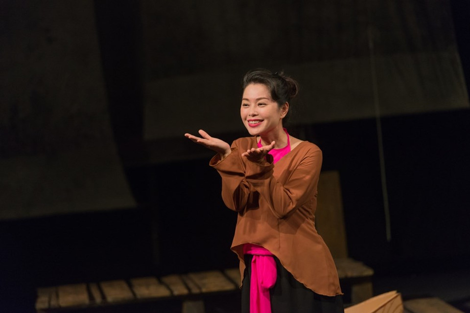 Après un nouveau baquet, elle veut avoir une nouvelle maison, puis un chateau, puis devenir noble. 