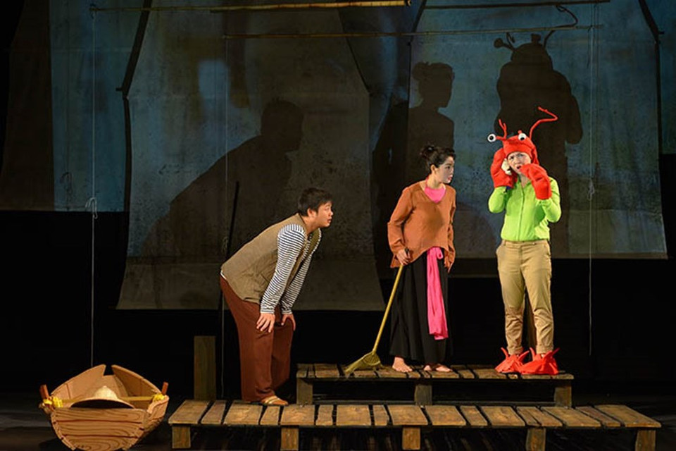 Les billets, gratuits, sont à retirer à l'Institut Goethe de Hanoi et au Théâtre de la jeunesse de Hanoi.