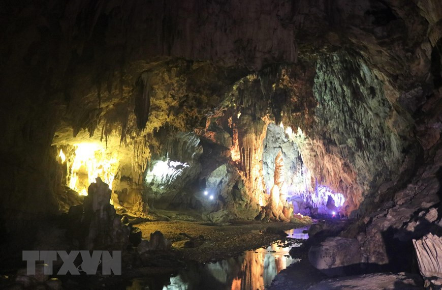 La grotte de Nguom Ngao, qui signifie grotte du Tigre en langue Tày, est l’une des merveilles souterraines du Vietnam. Photo: VNA