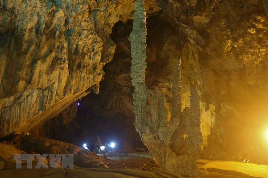 Située à près de 5 kilomètres de la célèbre cascade de Ban Gioc, la grotte de Nguom Ngao a été découverte en 1921, ouverte aux touristes en 1996 et reconnue paysage pittoresque de niveau national en 1998. Photo: VNA