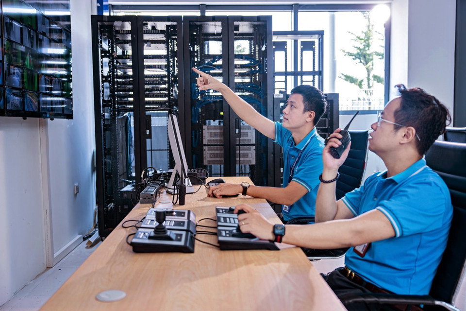 VNPT IDC Hòa Lạc a obtenu les certifications Tier Certification of Constructed Facility (TCCF) et Uptime's Tier Certification of Design Documents (TCDD). Photo: VNA