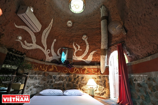 Des motifs d'ornement à l’intérieur d’une chambre du Cosy Tree House.