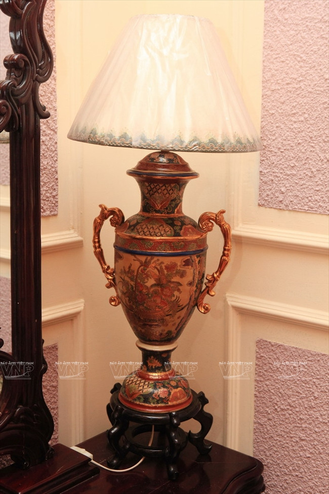 Une lampe dans la villa de Bao Dai.