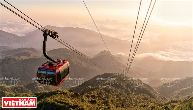 Funiculaire reliant la vallée de Muong Hoa à Sa Pa au mont Fansipan, appelé encore « Sommet de l’Indochine ». Photo : VNP