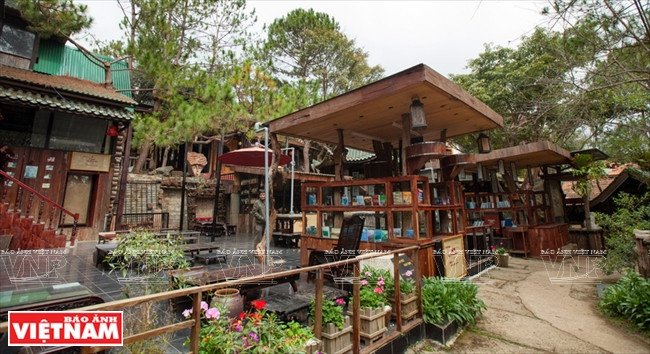 Un secteur d’exposition de livres et d’art culinaire.