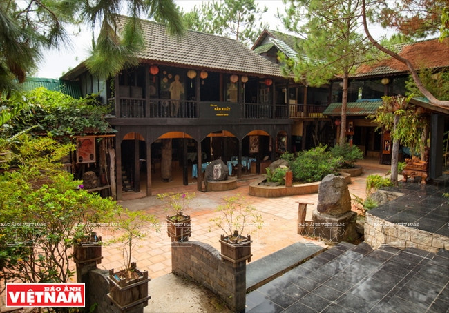 D’une superficie de 2 ha, XQ su quan est imprégné du style impérial de Hue.