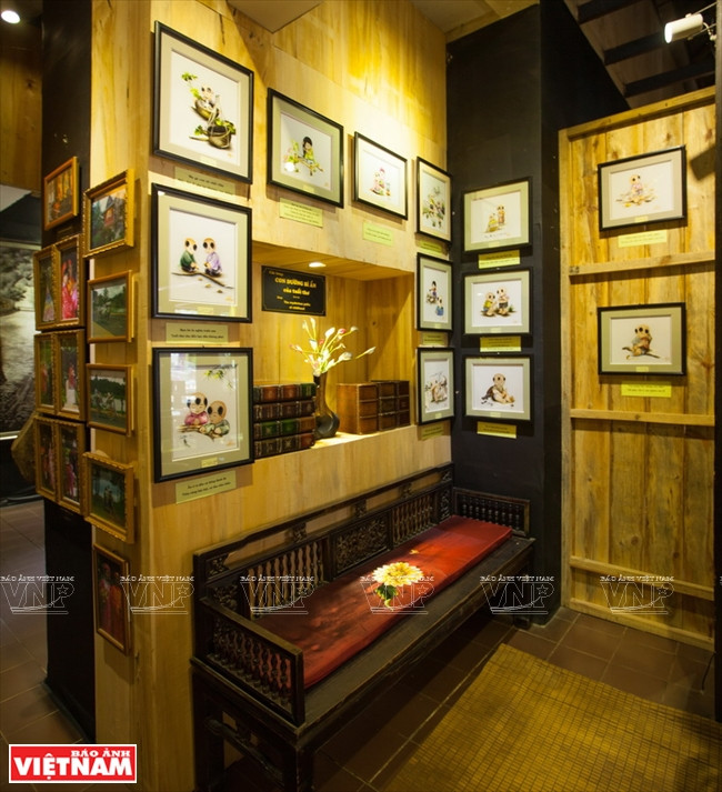 Exposition de broderies.