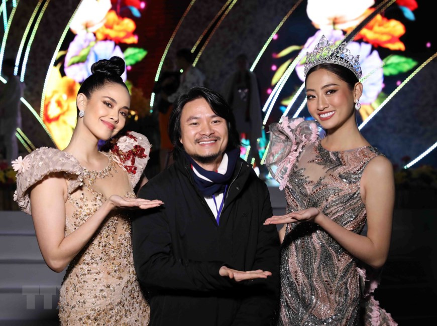 Miss Monde du Vietnam 2019, Luong Thuy Linh (à droite) et Miss Monde 2013, Megan Young (à gauche), sont les deux ambassadrices de l'image de cet événement. Photo: VNA