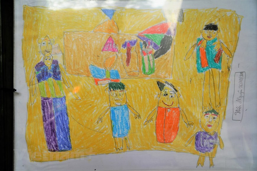 Dessin de la famille de Khoi Nguyen. Photo: Vietnam+