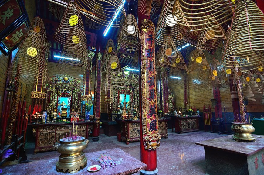 À Ba Lang, les touristes peuvent également visiter des reliques, des pagodes...