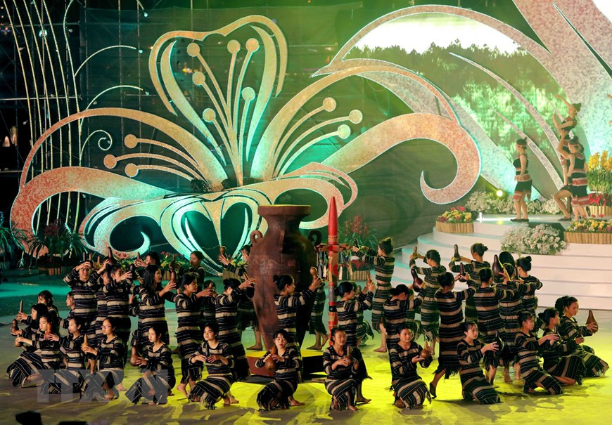 Ce festival, qui est organisé tous les deux ans, vise à valoriser l'image des fleurs et l’industrie floricole de Da Lat-Lam Dong, ainsi le tourisme local. Photo: VNA