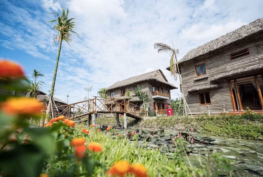 Can Tho Ecolodge se compose de 12 grands bungalows de quatre chambres et un restaurant entièrement construit avec des matériaux respectueux de l’environnement. Les clients pourront s’imprégner de l’atmosphère paisible tout en profitant de la nourriture et des services proposés par les locaux. Photo: Vietnam+ 