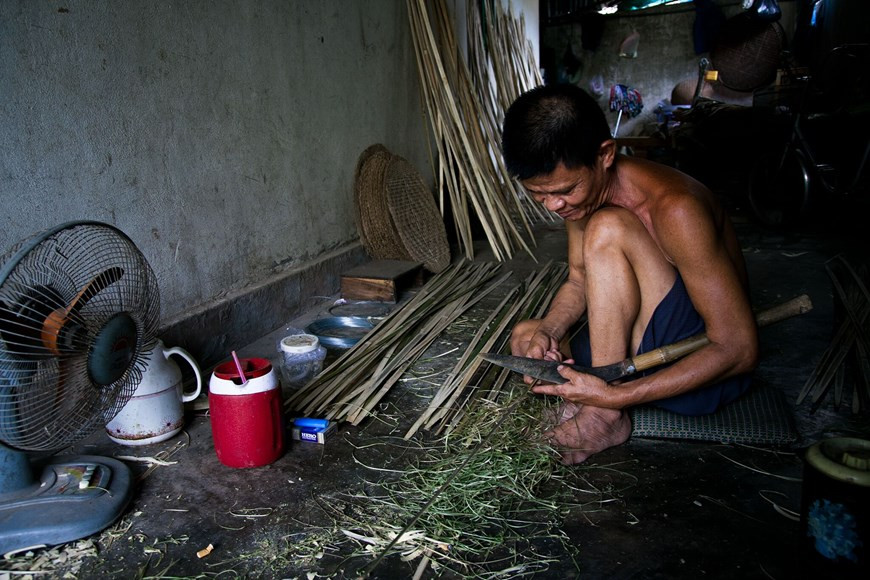 Les villageois gardent toujours leur métier traditionnel. Photo: Vietnam+ 