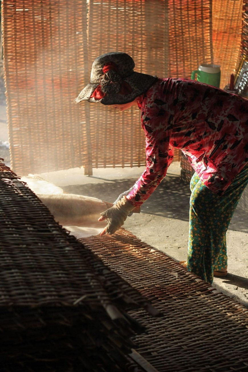 La météo est un facteur qui affecte directement la qualité des nouilles de riz. Photo: Vietnam+ 
