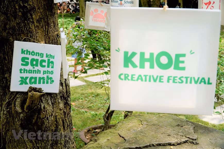 Ayant pour thème “Vert”, l’édition de cette année met en valeur les créations vertes pour la communauté et diffuse les valeurs d'une vie conviviale et harmonieuse avec la nature, encourageant ainsi une consommation verte. Photo: Vietnam+