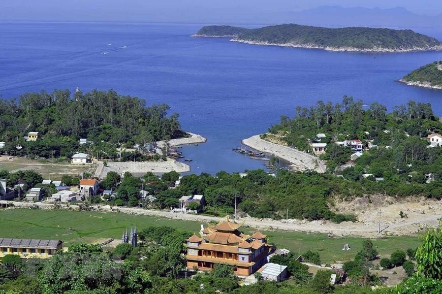  L’archipel, d’une population d’environ 3.000 habitants et d’une superficie d’environ 15km², se compose de huit îlots: Hon Lao, Hon Kho Me, Hon Kho Con, Hon Tai, Hon Dai, Hon La, Hon Mo et Hon Ong. 