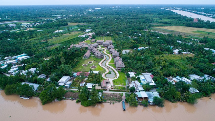 Si vous souhaitez aller plus loin dans l’exploration de la beauté du delta, allez séjourner à Can Tho Ecolodge. Situé au bord de la rivière de Ba Lang, dans la ville de Can Tho, cet éco-hébergement est un havre de paix luxueux, valorisant la nature et la culture locale. Photo: Vietnam+ 