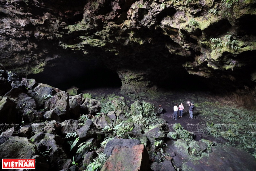 La grotte C9 est immense: plus de 12m de haut et de 15m de large. Photo: VNP