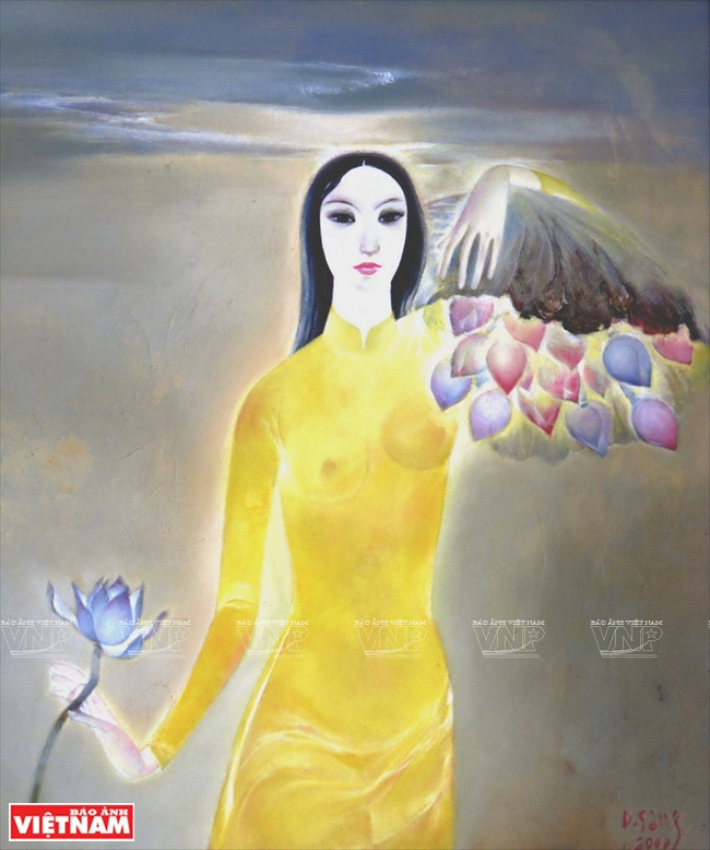 « Fille et lotus » de Duong Dinh Sang.