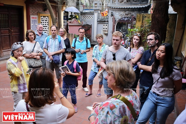  L’APV regroupe des volontaires venus de différents pays. Ils partagent la même passion pour les patrimoines du Vietnam.