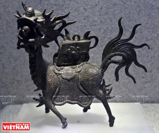 Statue de dragon-cheval en bronze de la dynastie des Nguyên (XIXe-XXe siècle).