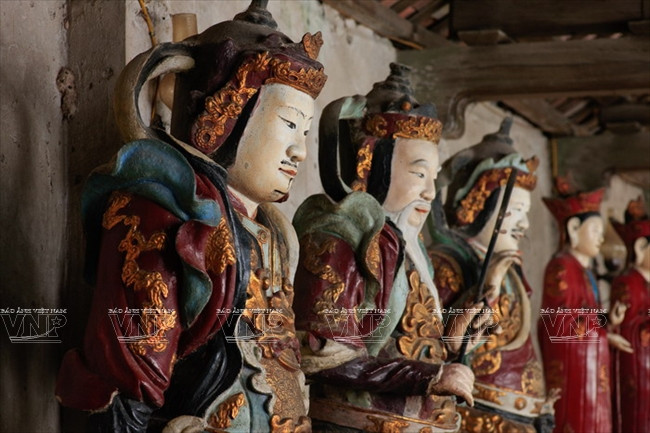 Les 8 statues de Vajrapani.