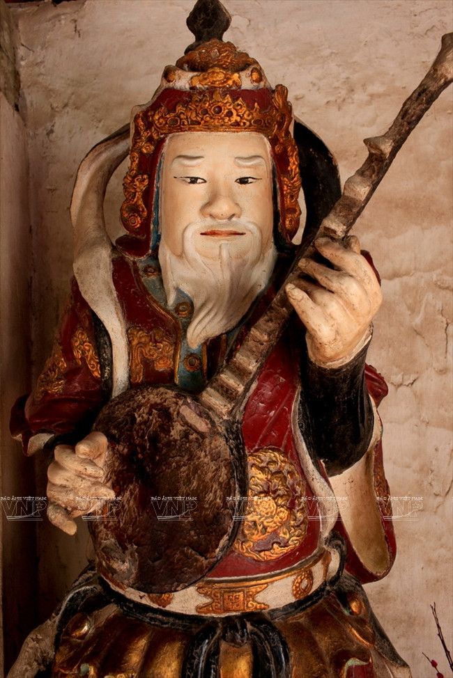 L’une des 8 statues de Vajrapani.