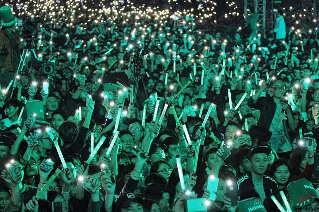 La nuit du réveillon ​illuminée par les dizaines de milliers de lumières.