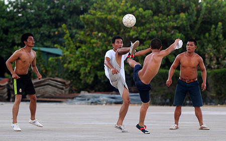 ''Football à Truong Sa'' de Hung Lekima.
