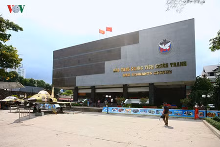 Le Musée des séquelles de la guerre est l’un des plus visités du Vietnam et de l’Asie. Il expos​e des images et des objets relatifs aux guerres dont le Vietnam a été le théâtre au cours du XXe siècle.