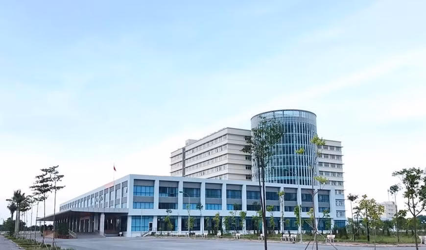 L'hôpital national des maladies tropicales dans le district de Dông Anh, à Hanoï, a traité avec succès un total de cinq patients depuis le début de l'épidémie. Photo: VNA