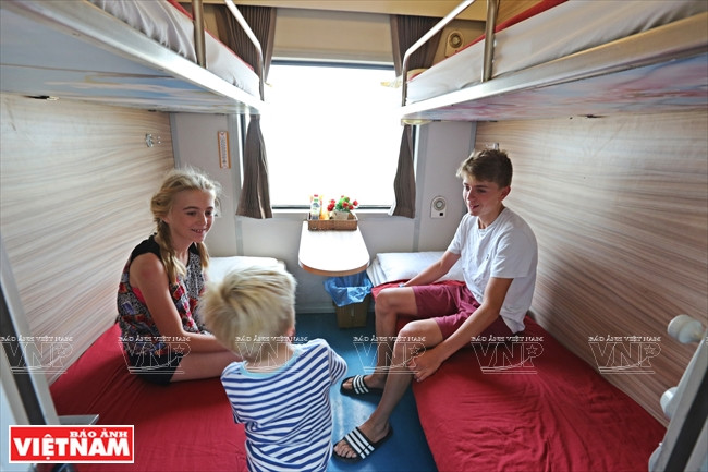 Les compartements du train sont spacieux. Photo : Tât Son