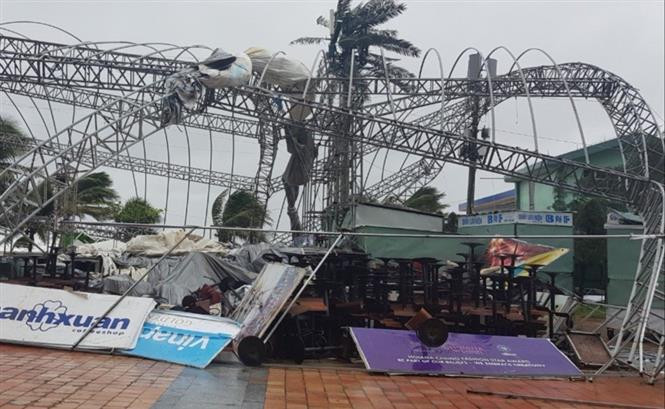 Des ouvrages publics dans la ville ont été gravement endommagés.