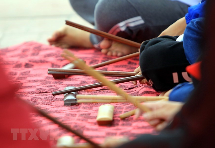 Les annales du village indiquent que celui qui a introduit le ca trù à Dông Môn, il y a de cela plus de 200 ans, est un certain Tô Tiên, maître d’une troupe de Kinh Môn, dans la province voisine de Hai Duong. Photo : VNA