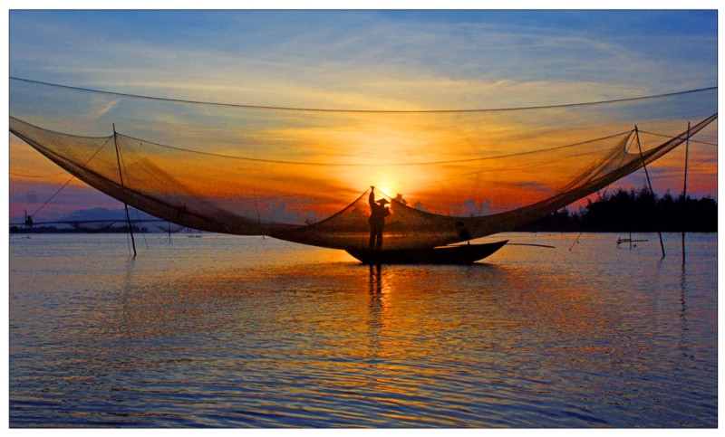 "Dưới ánh mặt trời" (Sous le soleil) de Nguyên Xuân Sinh.
