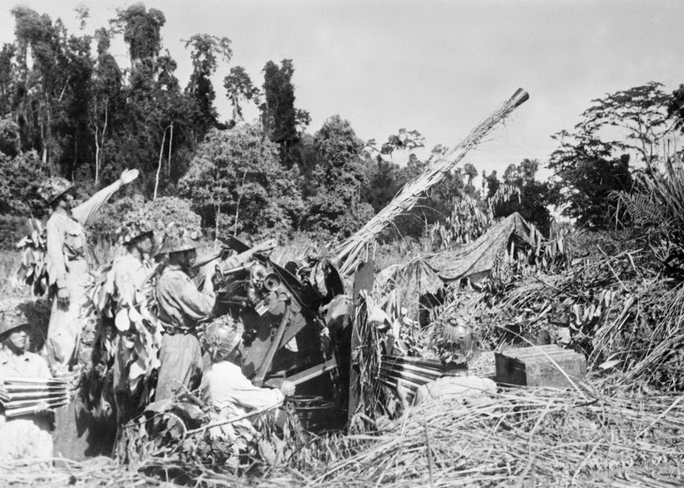 Les canons anti-aériens ont exercé leur puissance à Diên Biên Phu. Photo d’archives : VNA