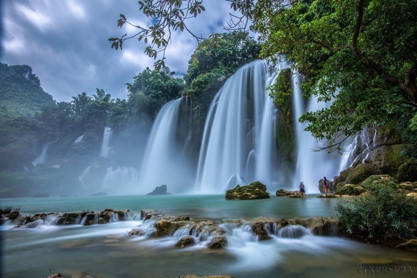 Située dans la province septentrionale de Cao Bang, à la frontière avec la Chine, la cascade de Ban Giôc est la plus grande d’Asie du Sud-Est et la quatrième plus grande chute d'eau au monde. Photo: VNA