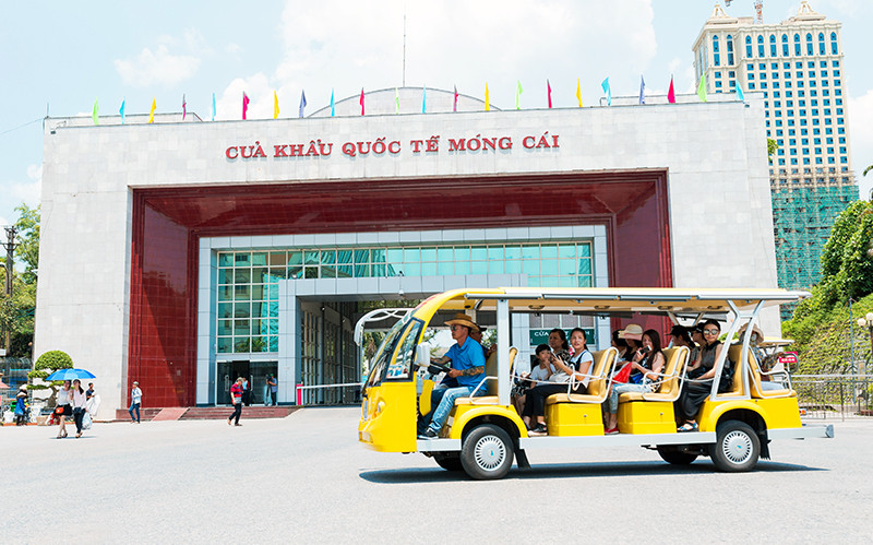 ... et aujourd’hui (porte-frontière internationale de Mong Cai)