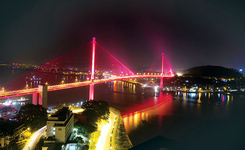 ...et aujourd’hui le pont Bai Chay.