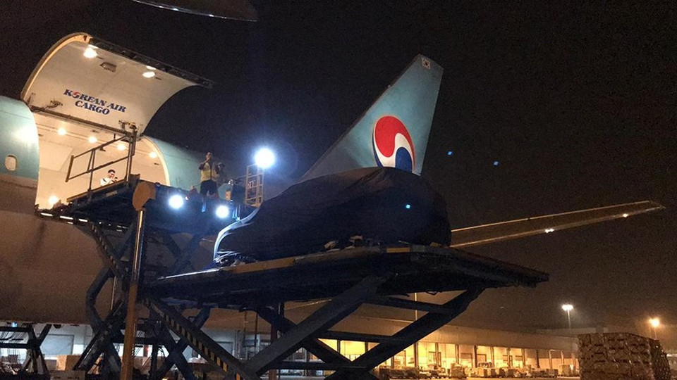 Le transport aérien à l'étranger aidera VinFast à gagner du temps et à raccourcir le processus de test du produit, même si le coût est beaucoup plus élevé que le transport par voie maritime