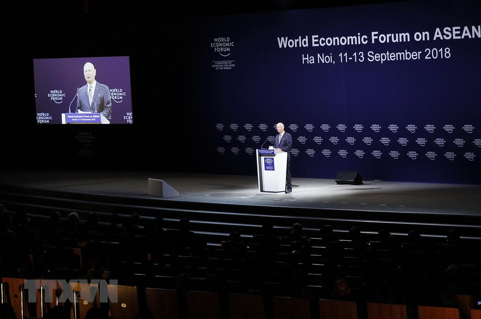 Le président et fondateur du WEF Klaus Schwab s'exprime au séance plénière du Forum WEF ASEAN 2018.