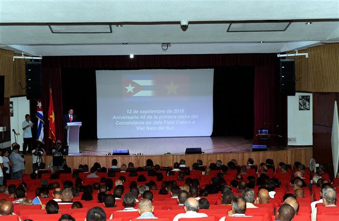 Vue générale du meeting.