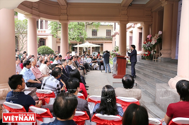 Ouverture de l’exposition des portraits en céramiques des dirigeants économiques de l’APEC.