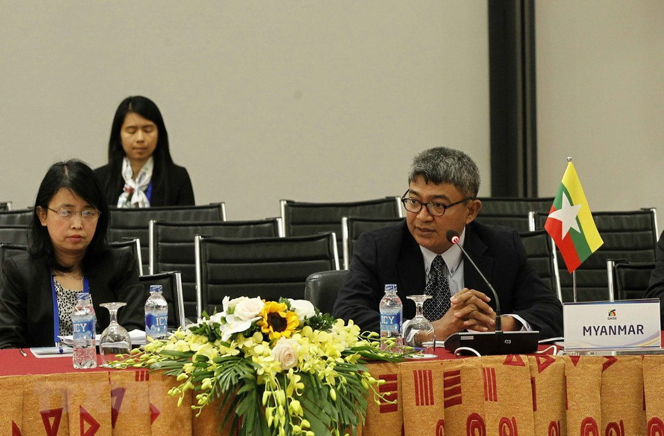 La délégation birmane.