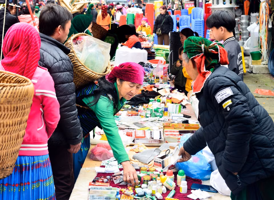 Ce marché regroupe les ethnies minoritaires de la région tous les dimanches.