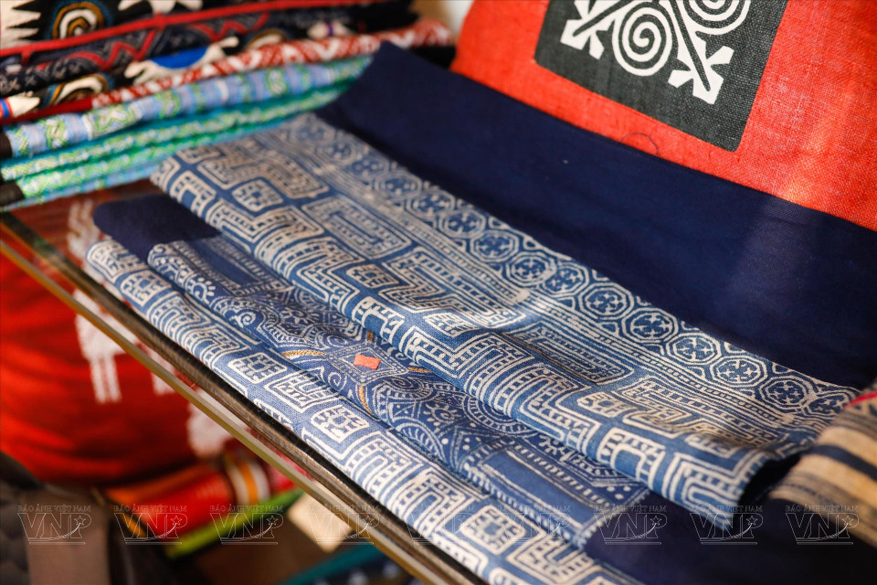 Les motifs de décoration traditionnels sont le triangle, la spirale, la pièce de monnaie percée ou encore la croix. Mais chaque dessinatrice a sa propre façon de dessiner et peut donner libre cours à son imagination